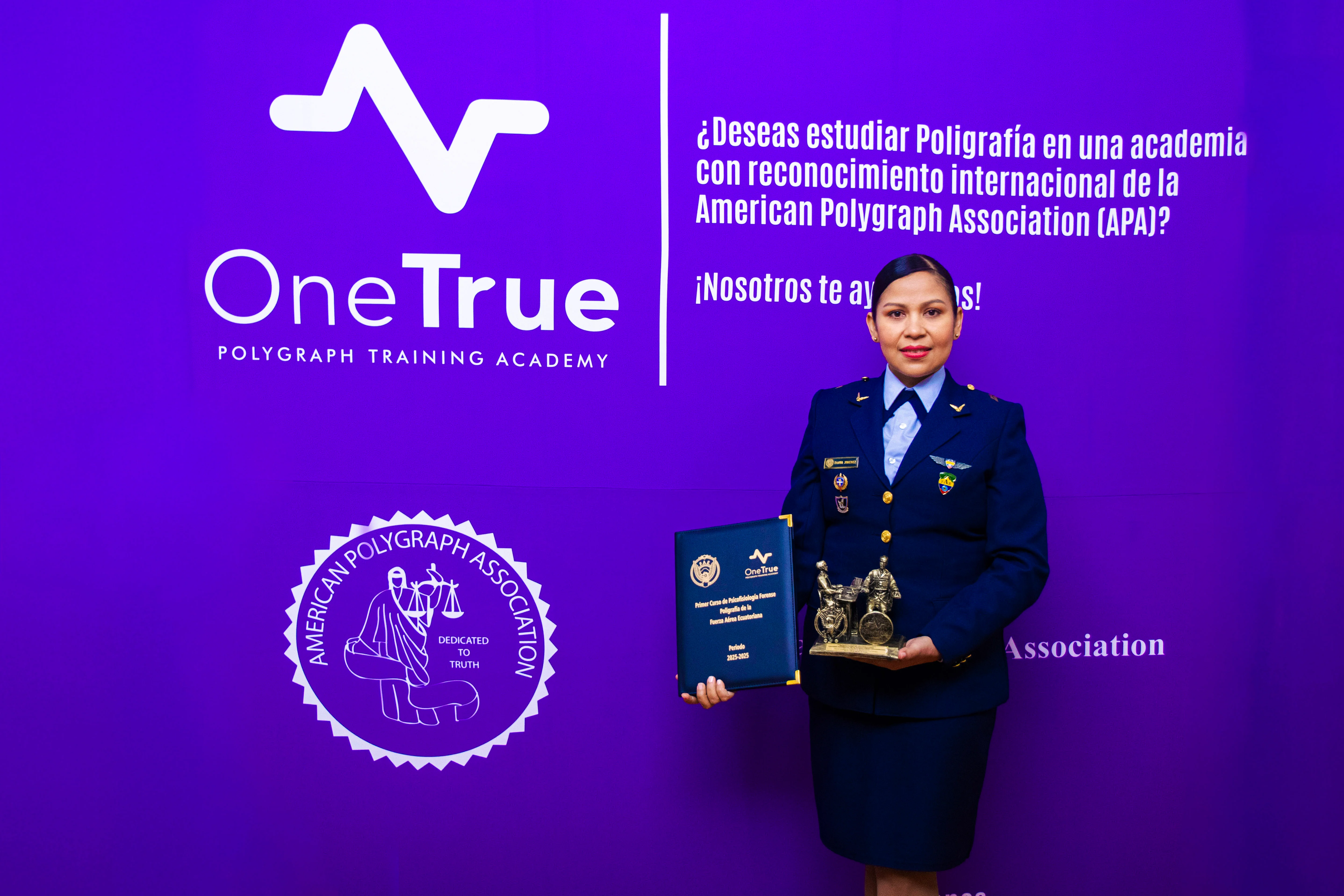 Términos y Condiciones - One True Academia